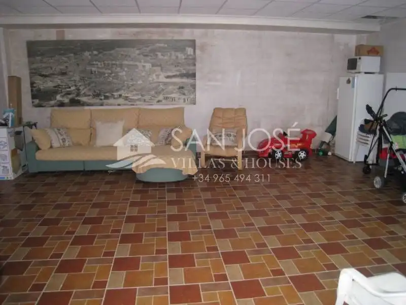 Haus oder Chalet zum Verkauf in Aspe mit Klimaanlage, Heizung und Privatgarten