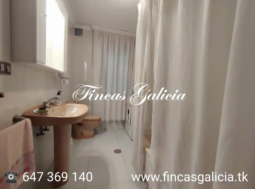 Baño de Piso en venta en Verín con Amueblado y Balcón