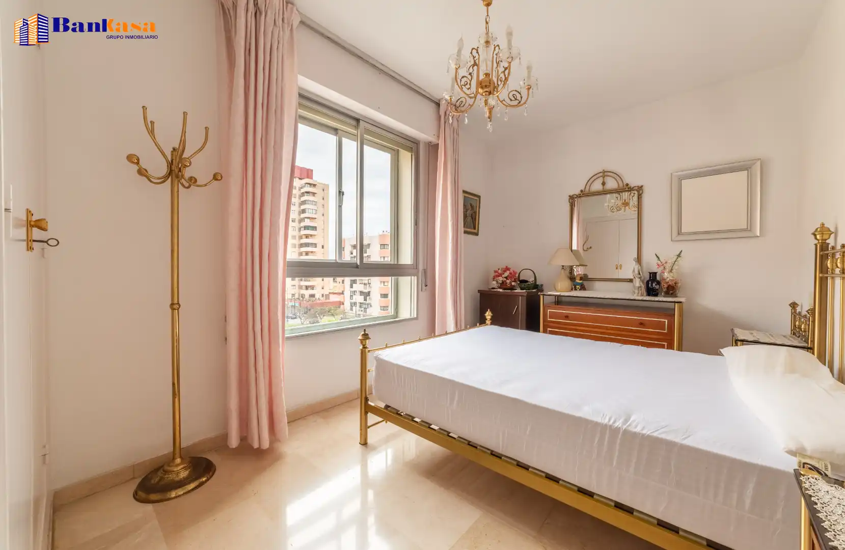 Habitación de Piso en venta en Fuengirola con Trastero y Piscina comunitaria