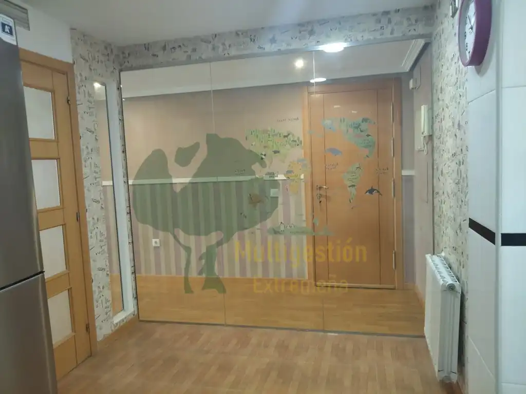 Piso en venta en Cáceres con Aire acondicionado, Jardín privado y Piscina comunitaria