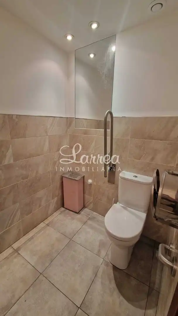 Baño de Local en venta en Amorebieta-Etxano con Amueblado