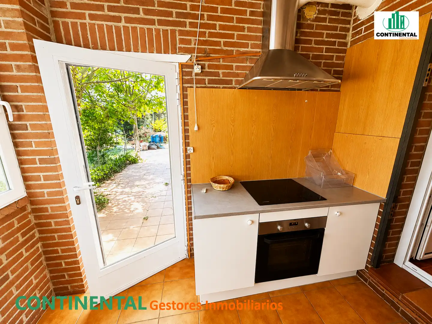 Cuina de Casa o xalet en venda en Galapagar amb Calefacció, Jardí privat i Terrassa