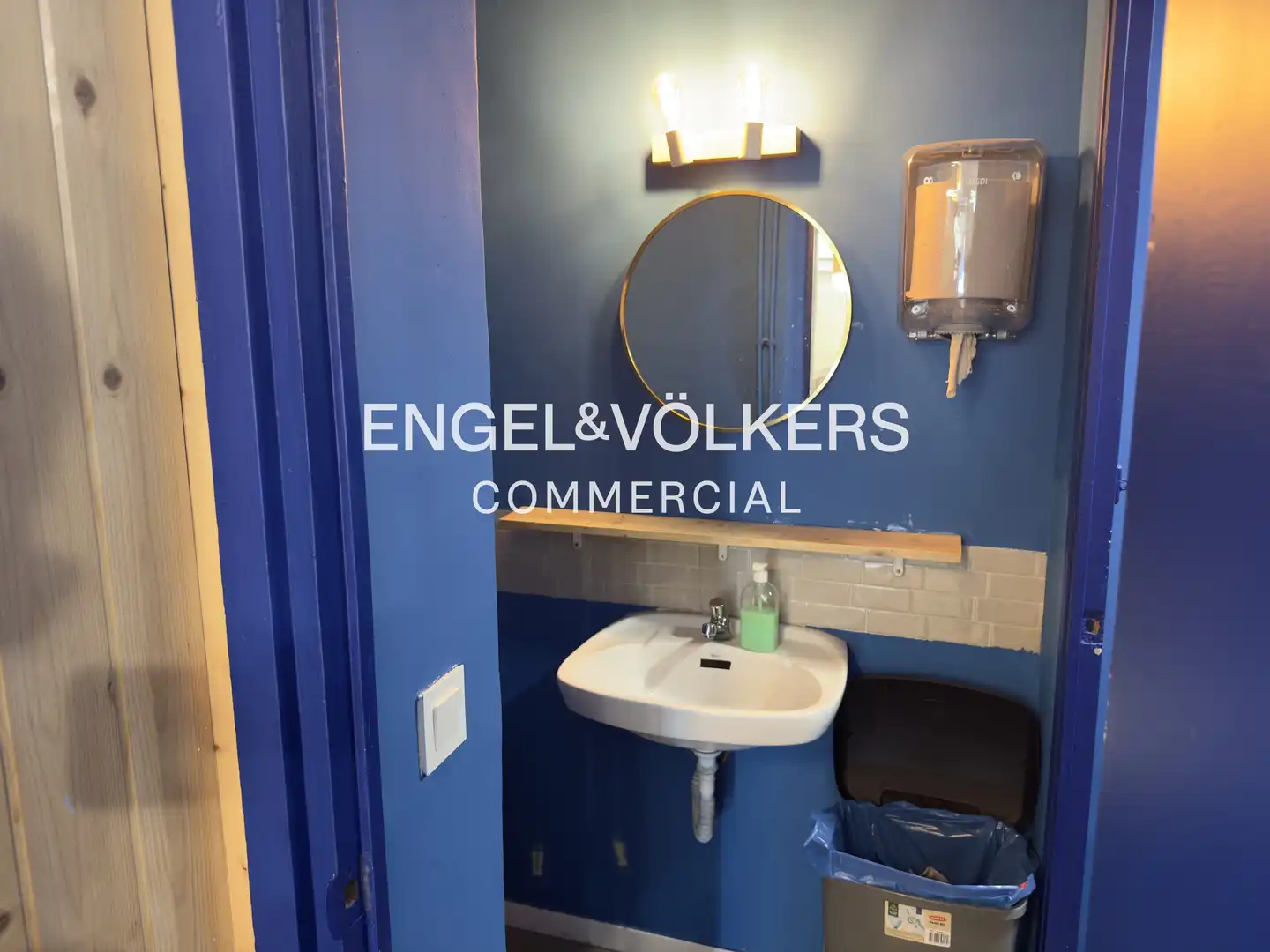 Badezimmer von Geschaftsraum zur Miete in Barcelona mit Terrasse