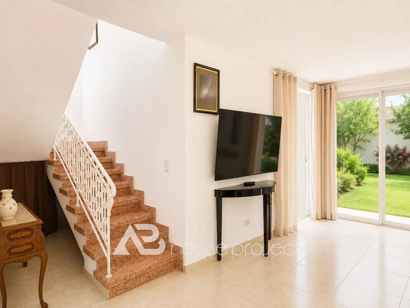 Sala d'estar de Casa o xalet en venda en Adeje amb Aire condicionat, Jardí privat i Terrassa