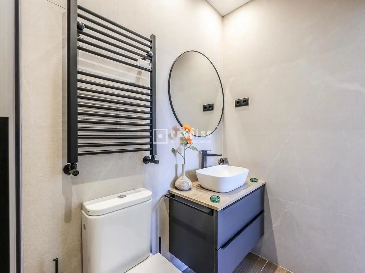 Bathroom of Flat for sale in Madrid  with Air Conditioner, Heating and Terrace