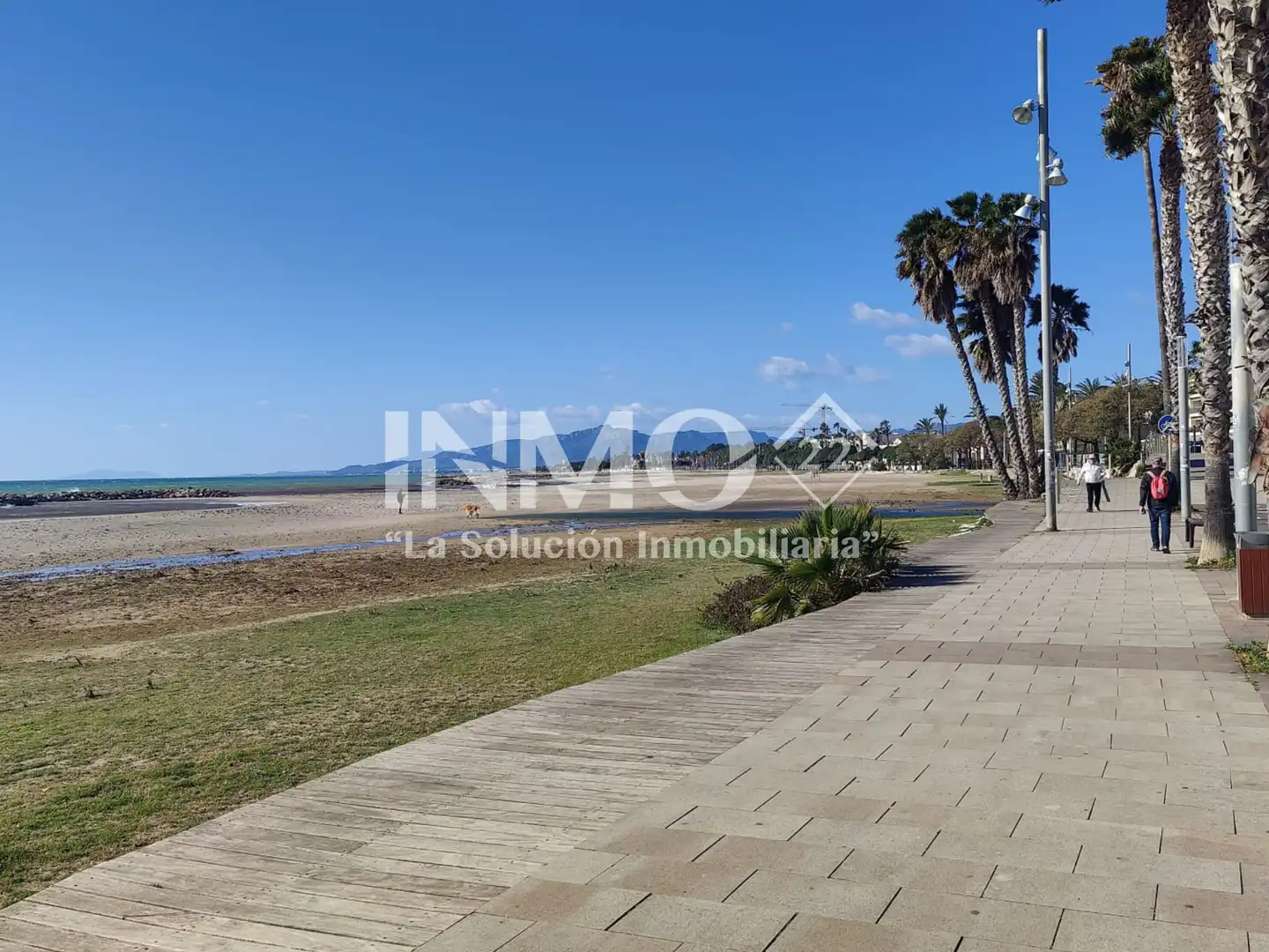 Vista exterior de Estudi en venda en Cambrils amb Terrassa, Moblat i Forn