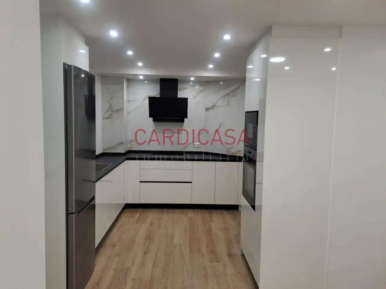 Cocina de Piso de alquiler en Vigo  con Calefacción, Parquet y Balcón