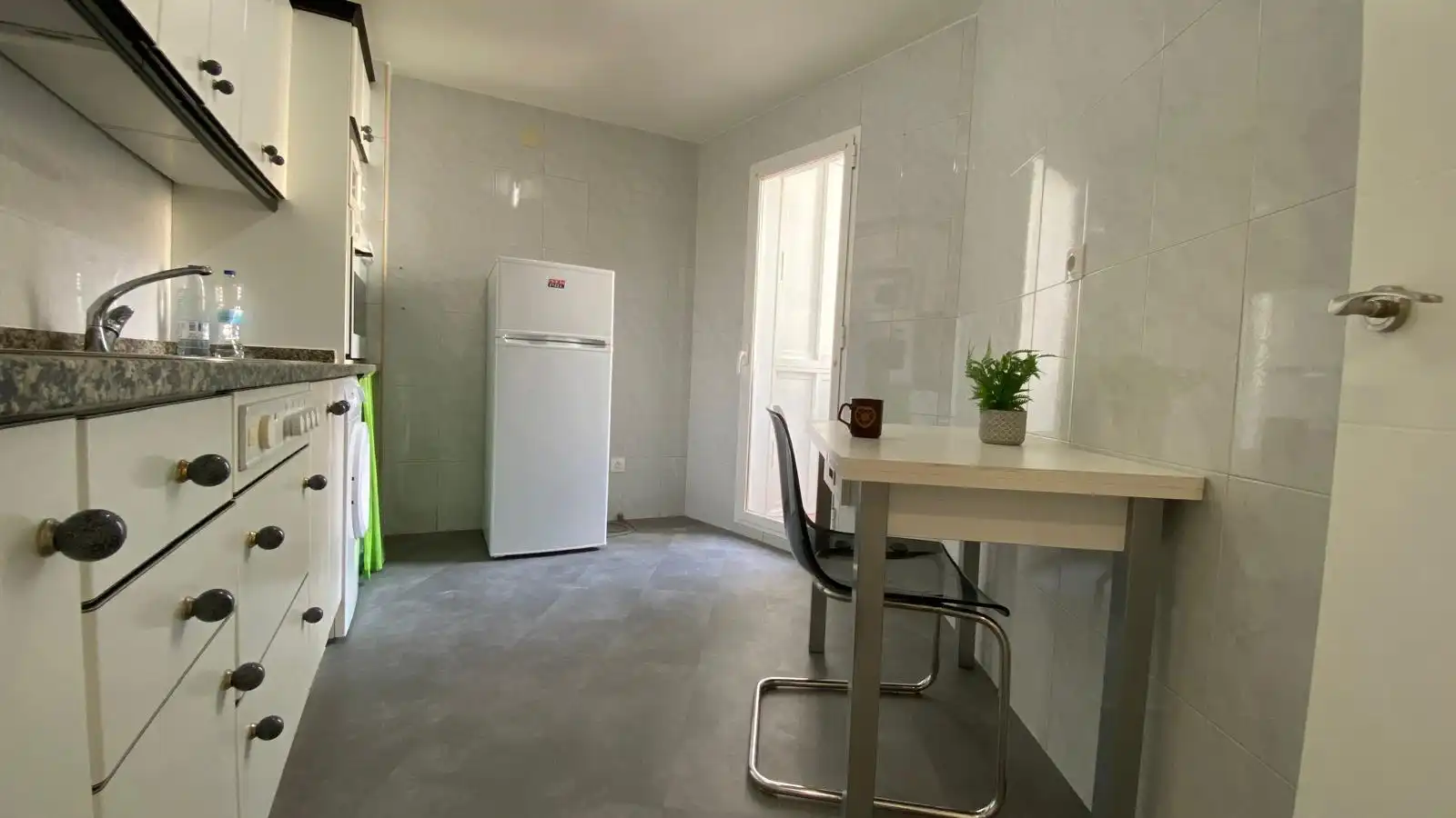 Kitchen of Flat for sale in Zaragoza  with Air Conditioner, Heating and Terrace