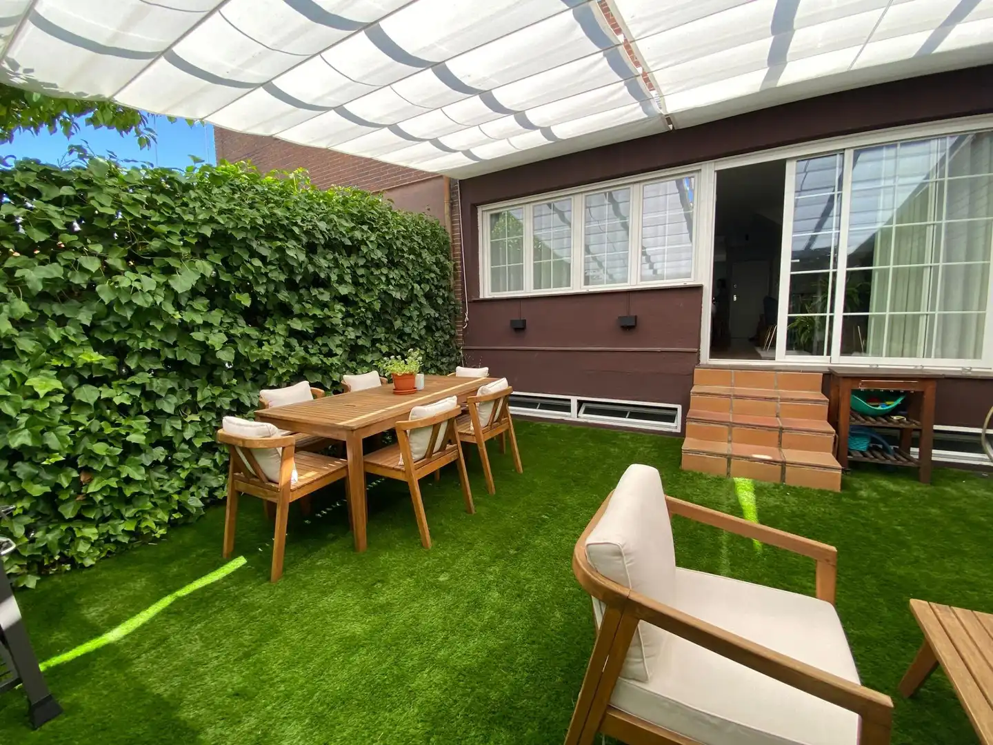 Terrasse von Einfamilien-Reihenhaus zur Miete in Las Rozas de Madrid mit Klimaanlage, Heizung und Privatgarten