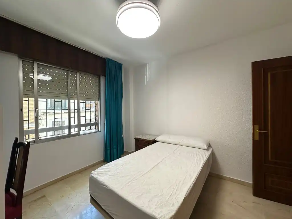 Bedroom of Flat for rent in Córdoba