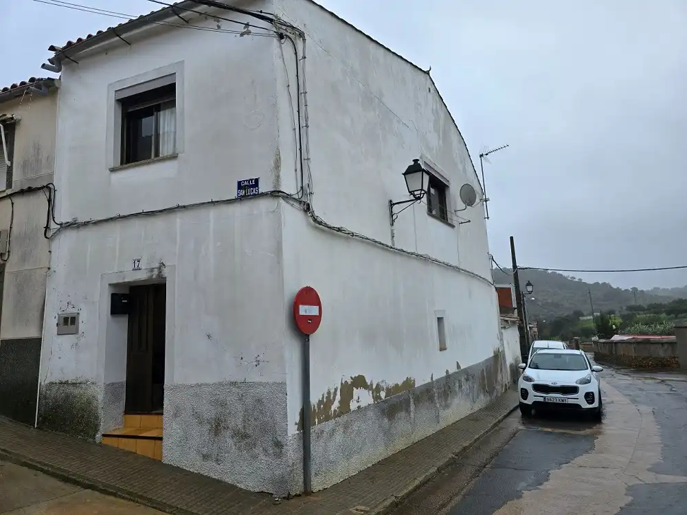 Vista exterior de Casa o xalet en venda en Aliseda amb Traster