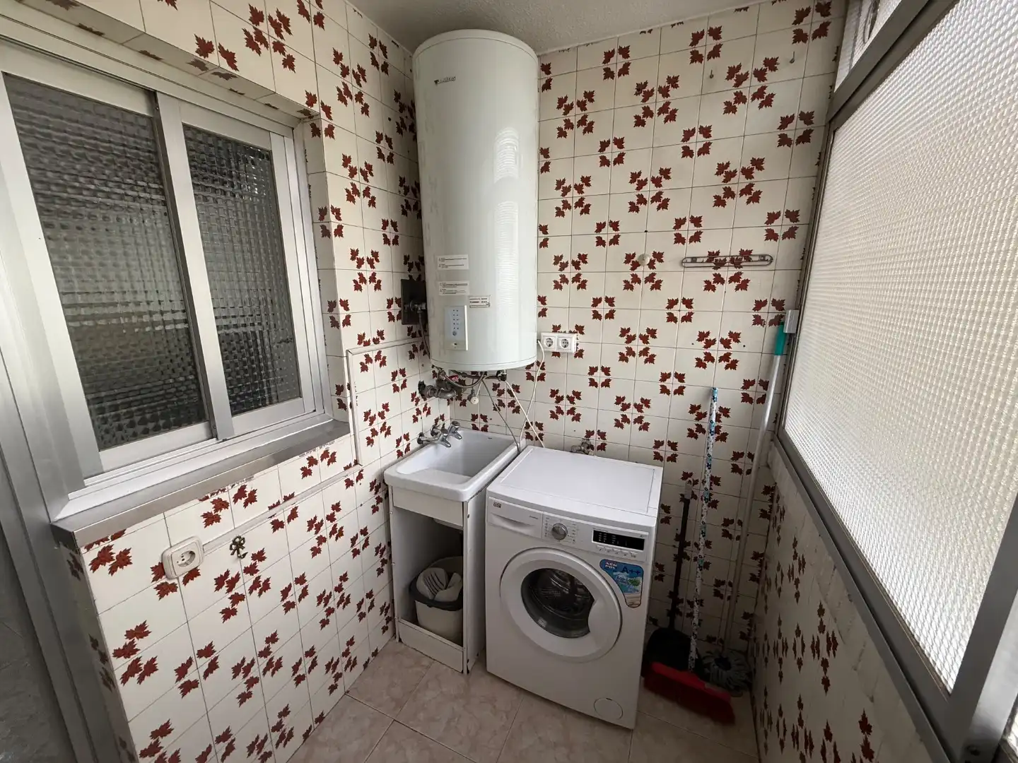 Baño de Piso en venta en  Granada Capital con Aire acondicionado y Balcón