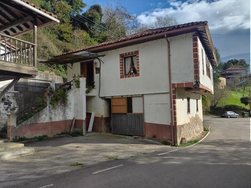 Exterior view of Country house for sale in Salas  with Furnished