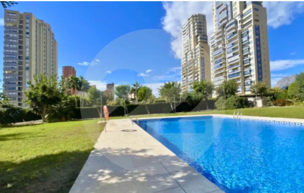 Piscina de Apartament de lloguer en Benidorm amb Aire condicionat, Terrassa i Piscina