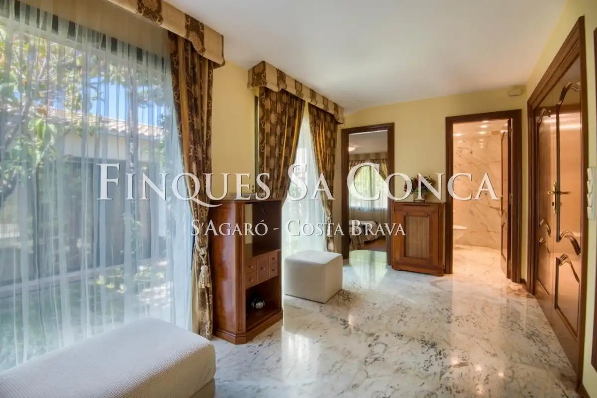 Sala de estar de Casa o chalet en venta en Castell d'Aro, Platja d'Aro i s'Agaró con Aire acondicionado, Calefacción y Piscina