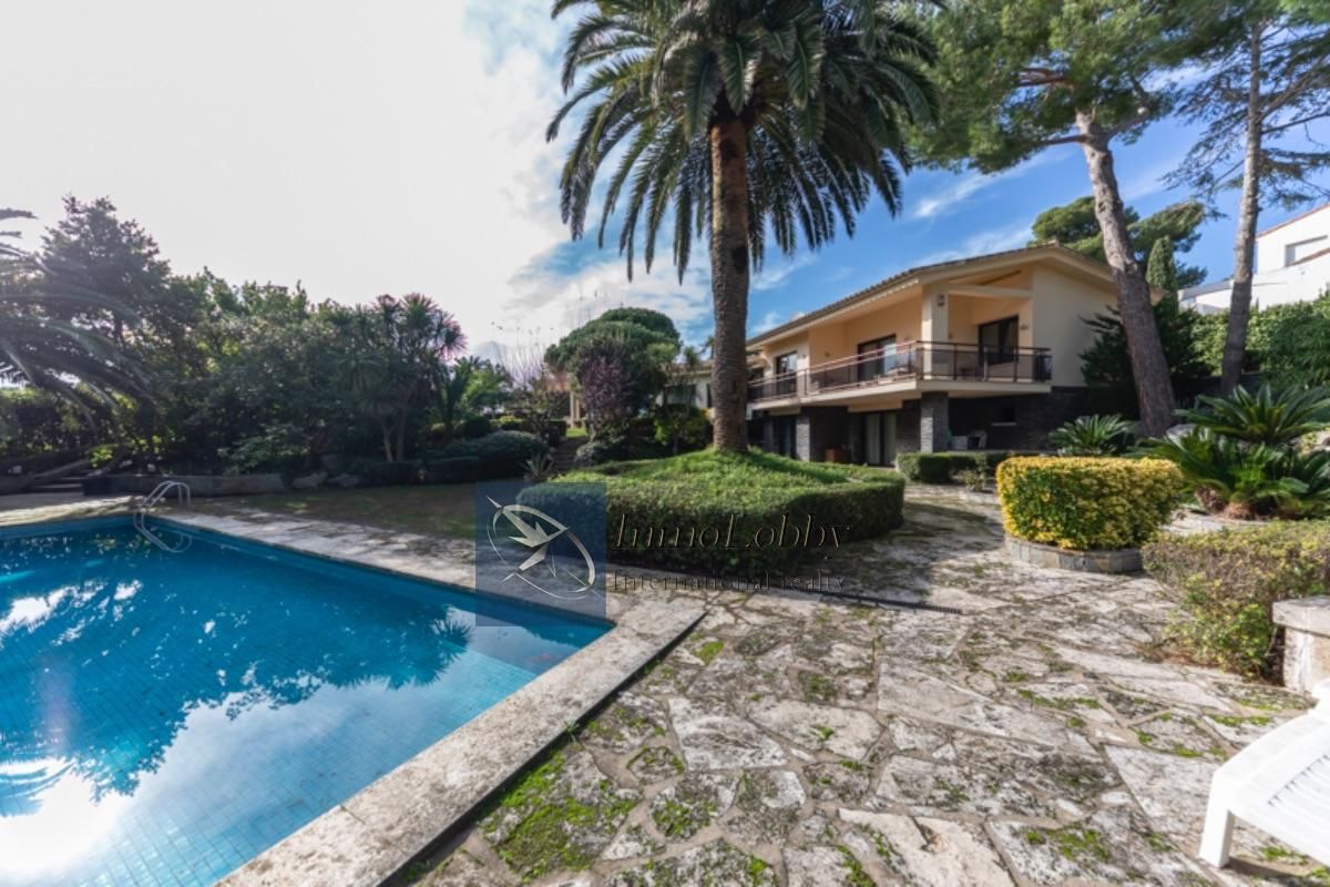 House or chalet for sale in carrer cala pedrosa, S'Agaró, Castell-Platja d'Aro