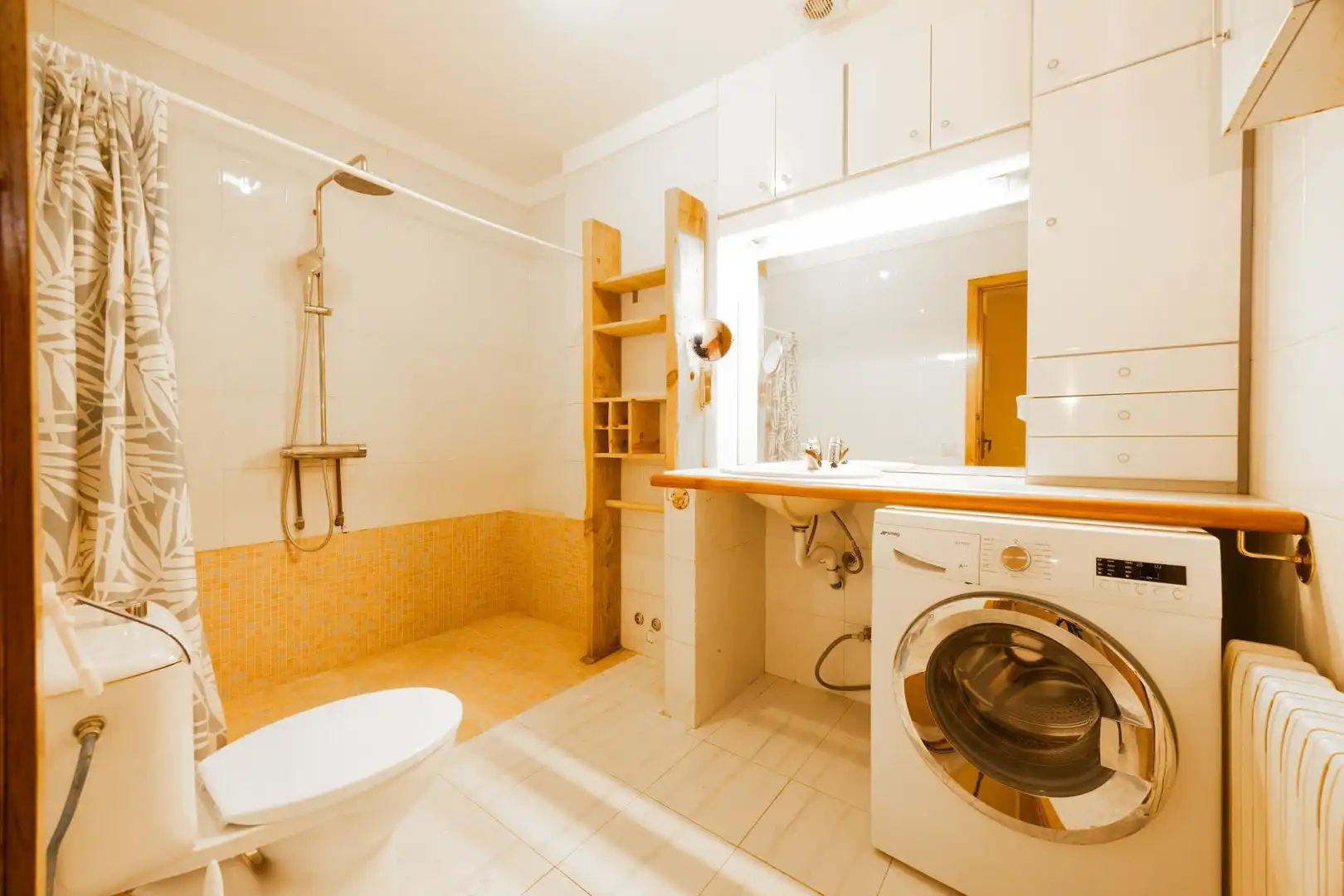 Bathroom of Flat for sale in Montesquiu, Barcelona