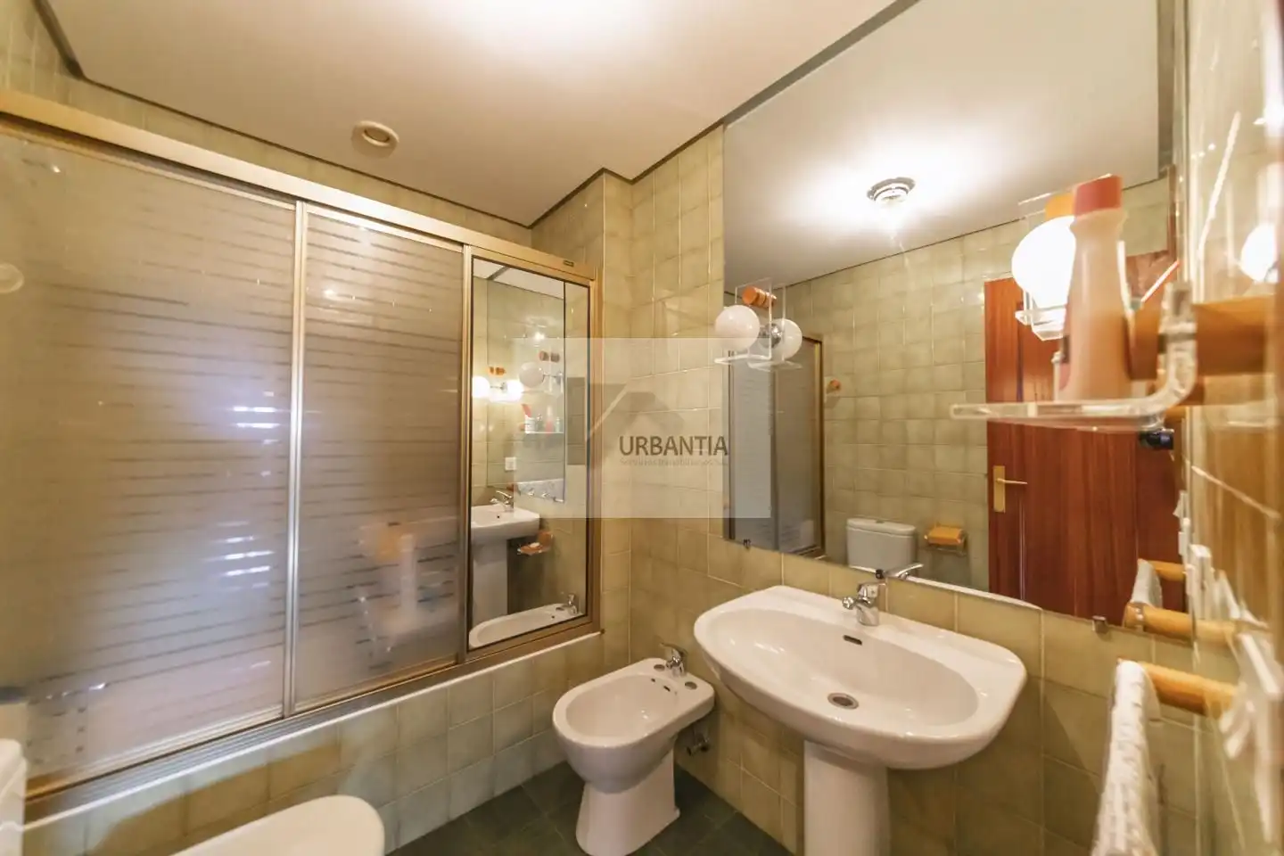 Baño de Piso en venta en  Pamplona / Iruña con Calefacción, Parquet y Terraza