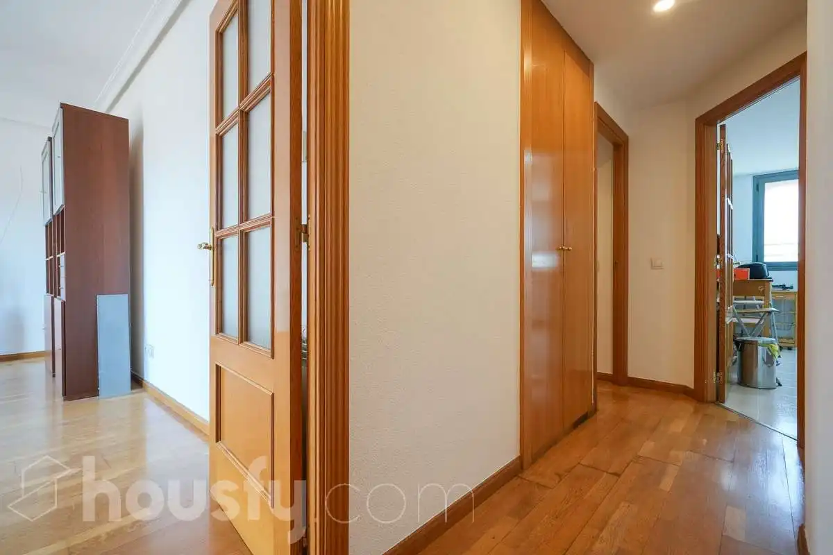 Flat for sale in Madrid  with Air Conditioner, Heating and Private garden