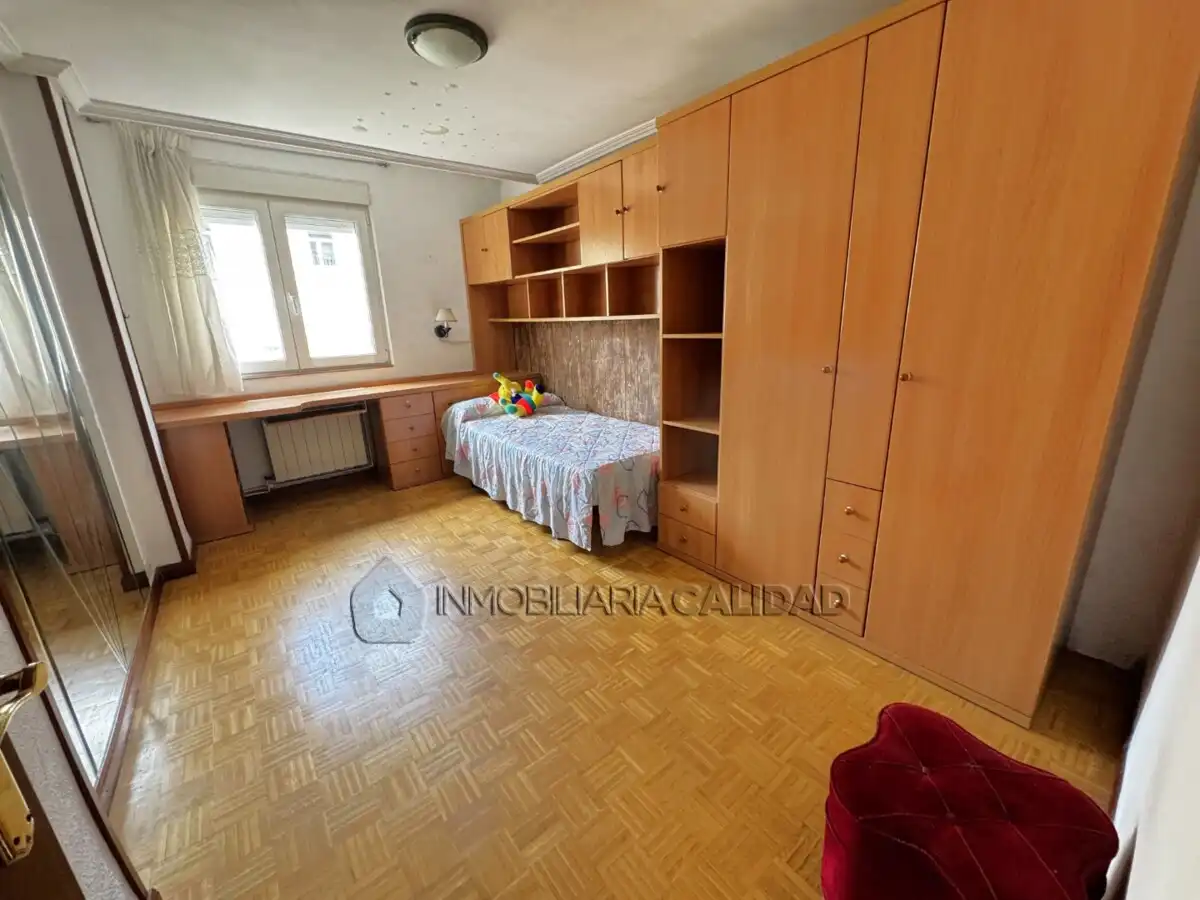 Bedroom of Flat for rent in Burgos  with Heating, Terrace and Furnished