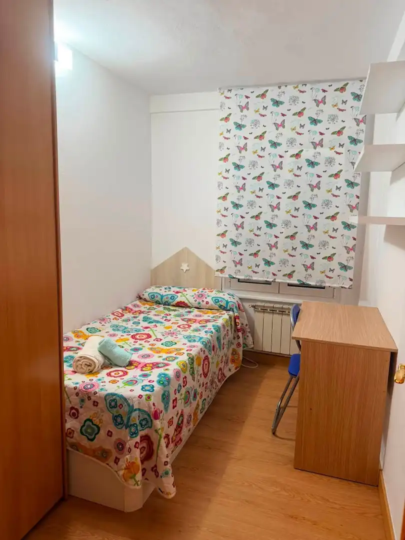 Bedroom of Flat for sale in Torrelavega   with Heating, Parquet flooring and Furnished