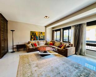 Sala d'estar de Apartament de lloguer en Alicante / Alacant amb Aire condicionat