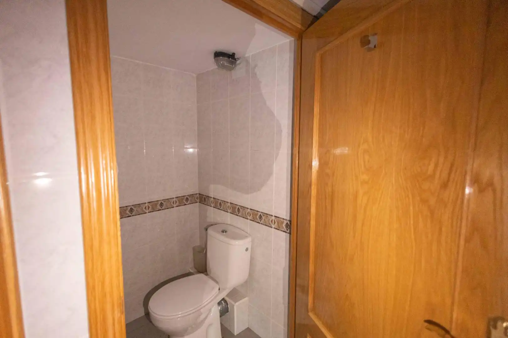 Bathroom of Commercial properties for rent in Madrid  with Air Conditioner