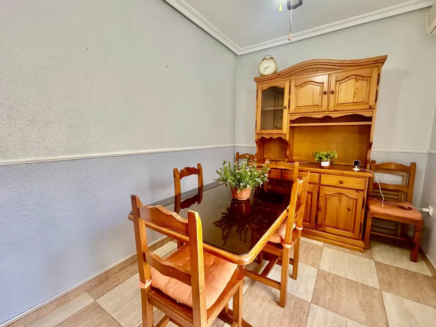 Comedor de Casa adosada en venta en Roquetas de Mar con Aire acondicionado, Calefacción y Jardín privado