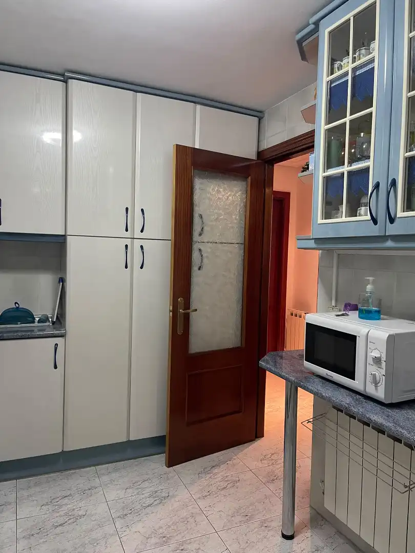 Cocina de Piso en venta en Miralvalle - Av. Virgen del Puerto - La Data 