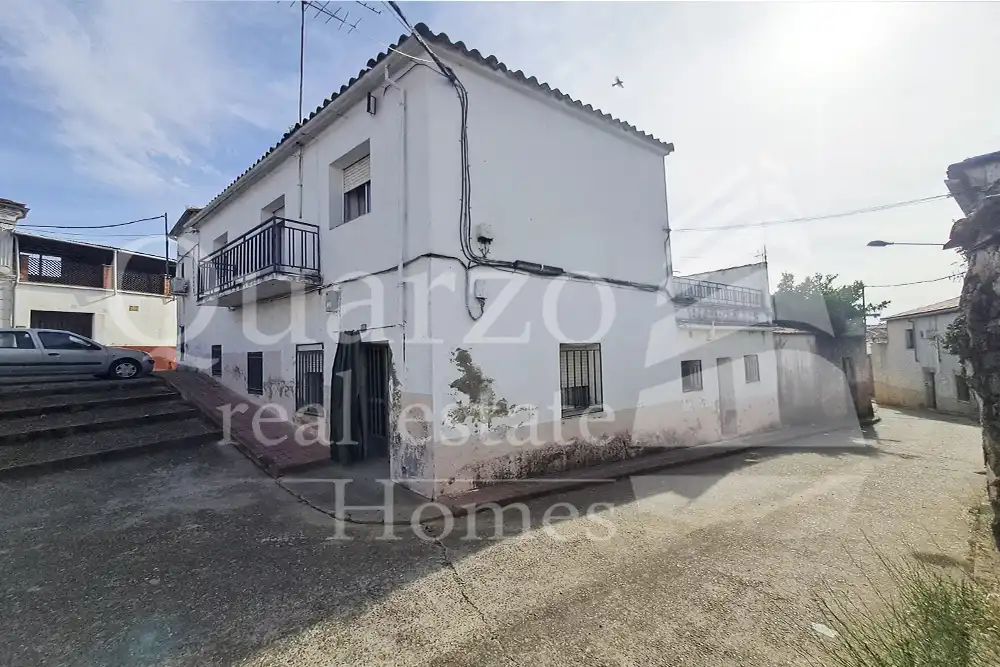 Vista exterior de Casa o xalet en venda en Madroñera amb Terrassa, Moblat i Balcó