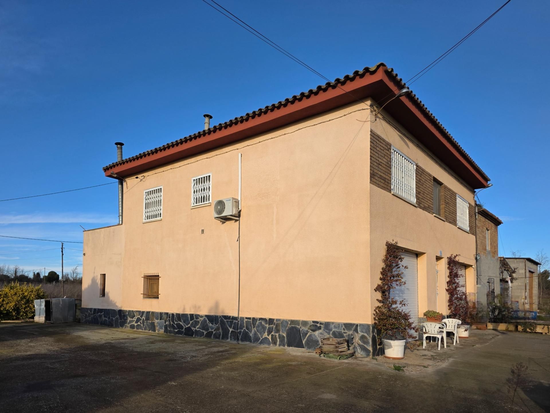 Exterior view of House or chalet for sale in  Lleida Capital  with Air Conditioner, Terrace and Balcony