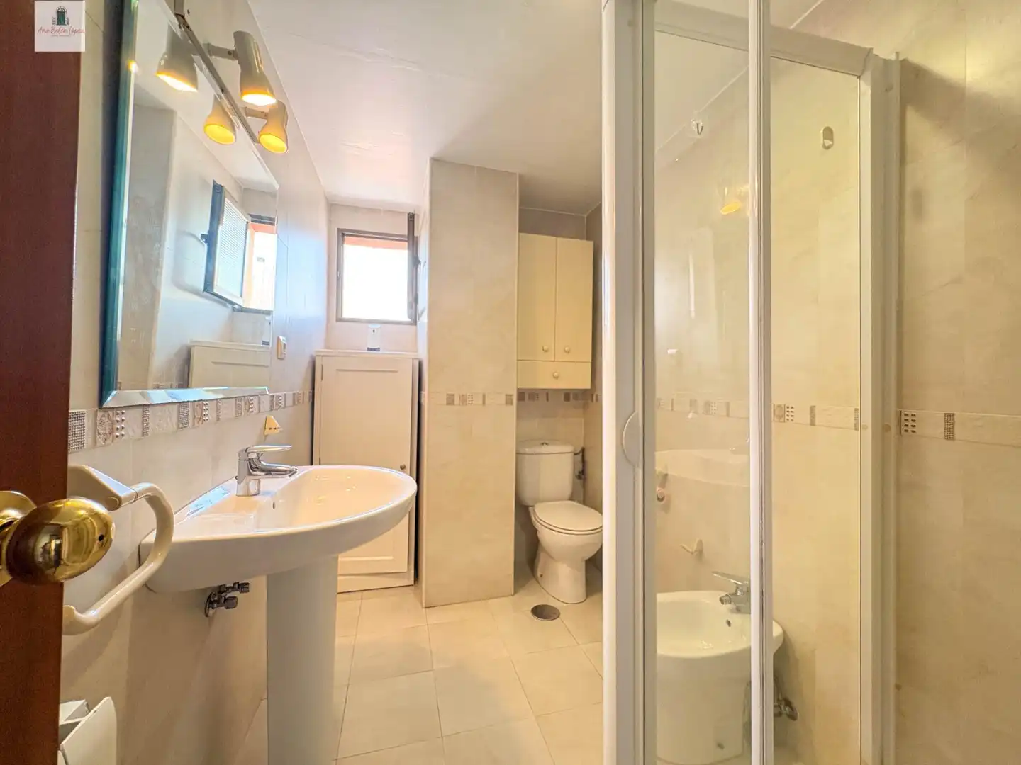 Bathroom of Flat for rent in Badajoz  with Air Conditioner, Heating and Furnished