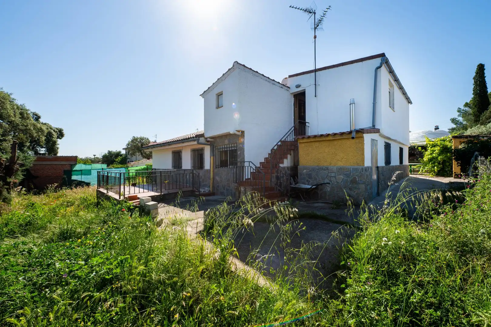 Vista exterior de Casa o chalet en venta en El Casar de Escalona con Calefacción, Terraza y Alarma
