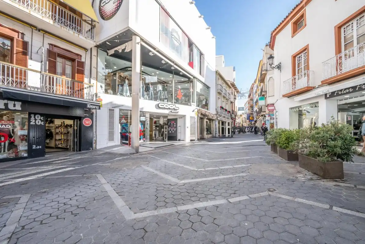 Vista exterior de Planta baja en venta en Benidorm con Aire acondicionado, Calefacción y Terraza
