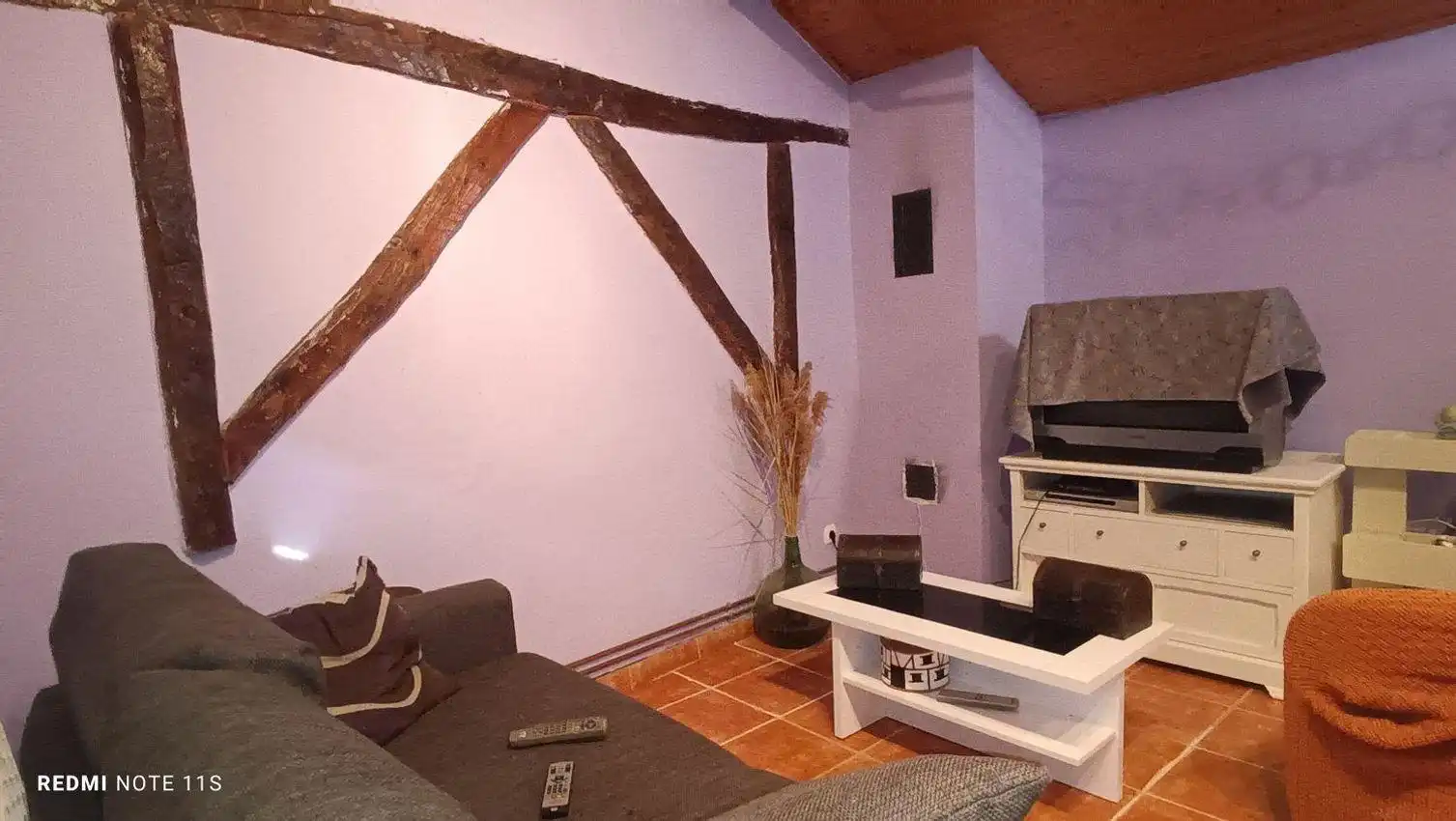Sala d'estar de Finca rústica en venda en Oña amb Calefacció, Jardí privat i Moblat