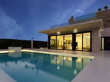 Casa con piscina en venta en Orihuela Costa