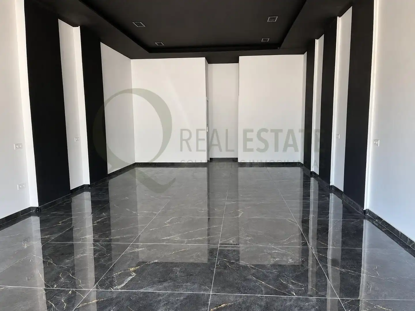 Commercial properties for sale in Alicante / Alacant  with Air Conditioner