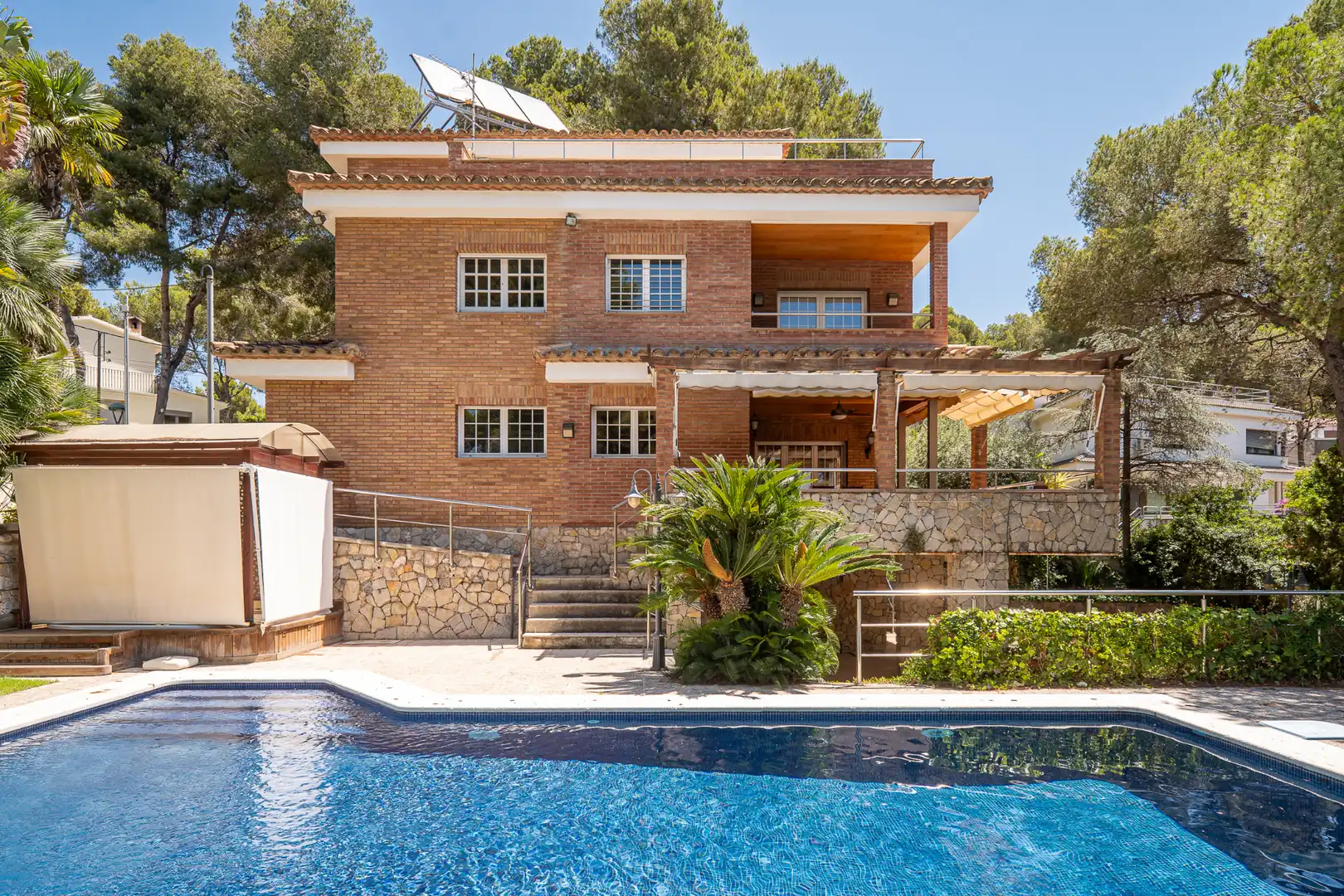 Vista exterior de Casa o xalet en venda en Tarragona amb Aire condicionat, Jardí privat i Terrassa