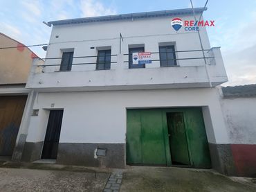 Casa en venda a Alcuéscar