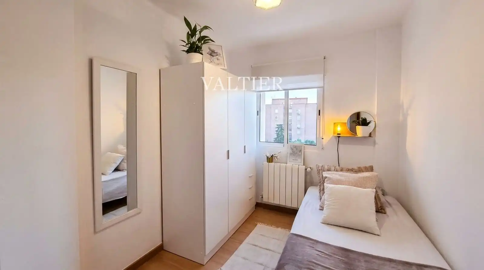 Bedroom of Flat for rent in Hortaleza