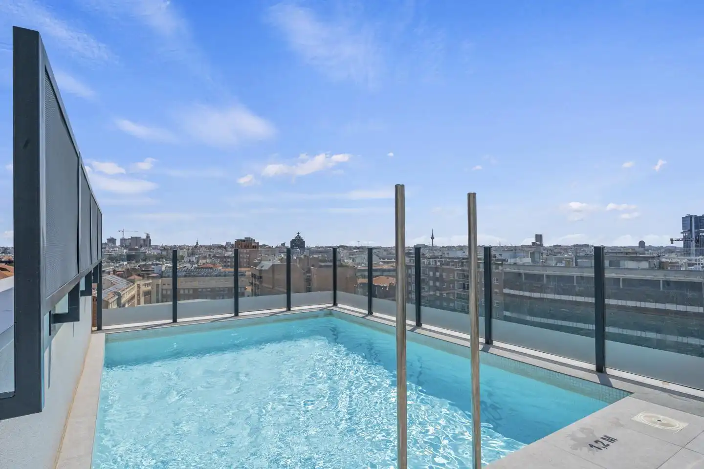 Piscina de Pis de lloguer en Madrid amb Aire condicionat, Terrassa i Piscina
