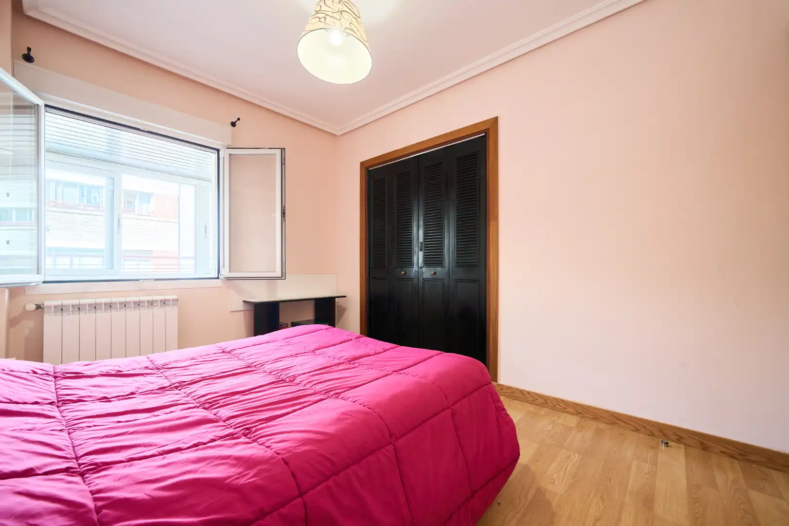 Bedroom of Flat for sale in Vitoria - Gasteiz  with Terrace, Storage room and Furnished