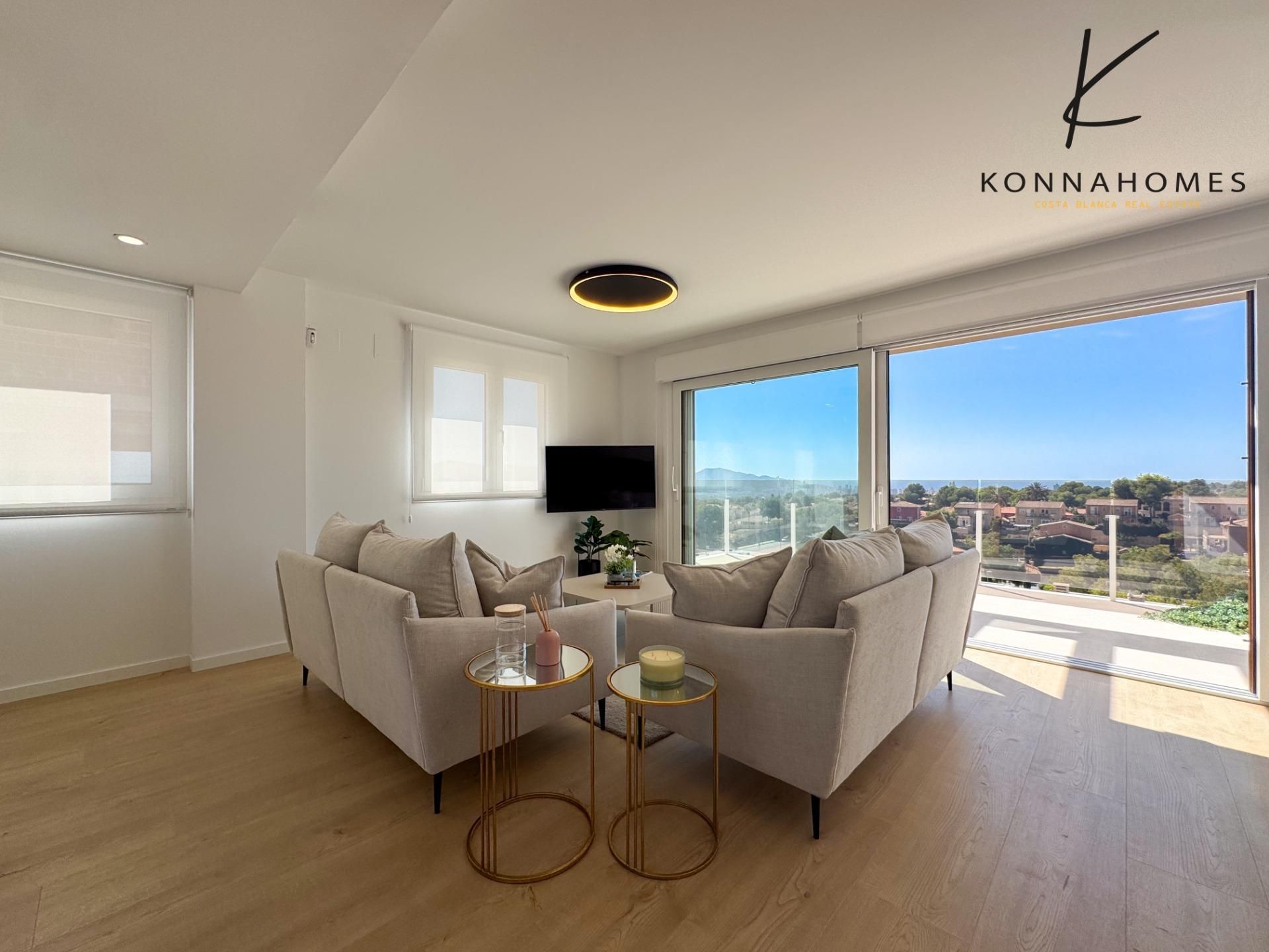 Sala de estar de Casa o chalet en venta en La Nucia con Aire acondicionado, Calefacción y Jardín privado