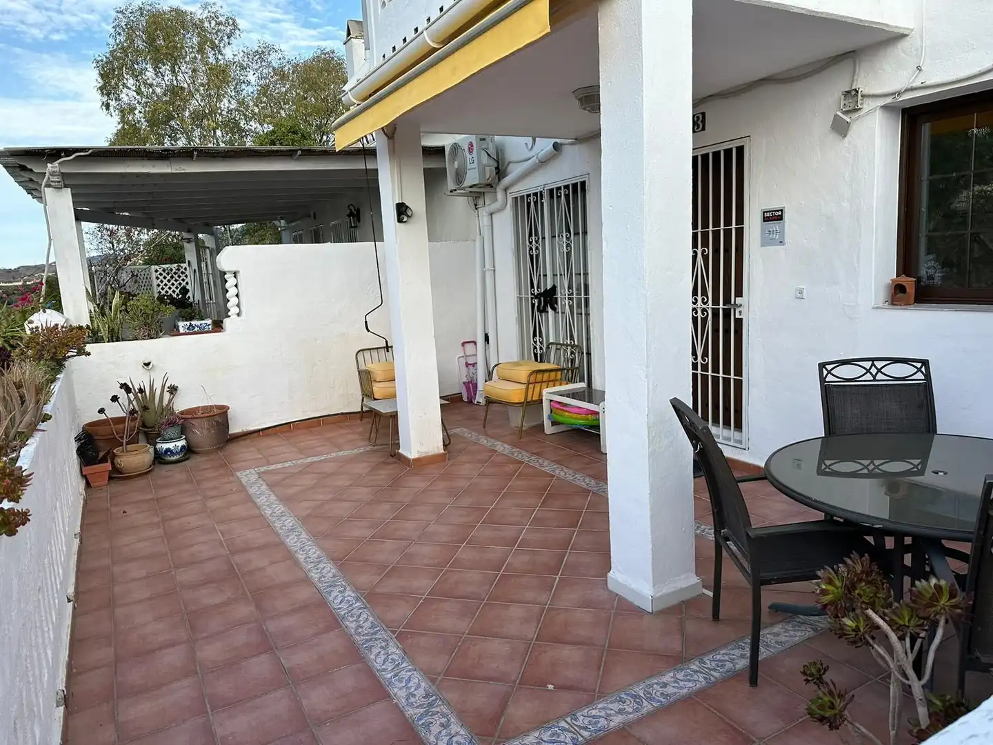 Terrassa de Casa adosada en venda en Mijas amb Aire condicionat, Terrassa i Piscina
