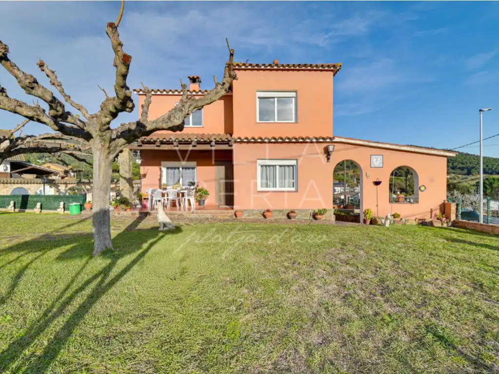 House with garden for sale in Calle Sud 3