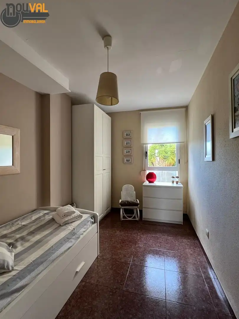 Habitación de Casa adosada de alquiler en Cullera con Terraza, Amueblado y Balcón