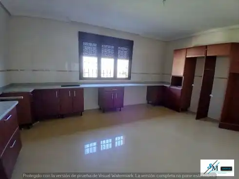 Cuina de Casa o xalet en venda en Layos amb Jardí privat