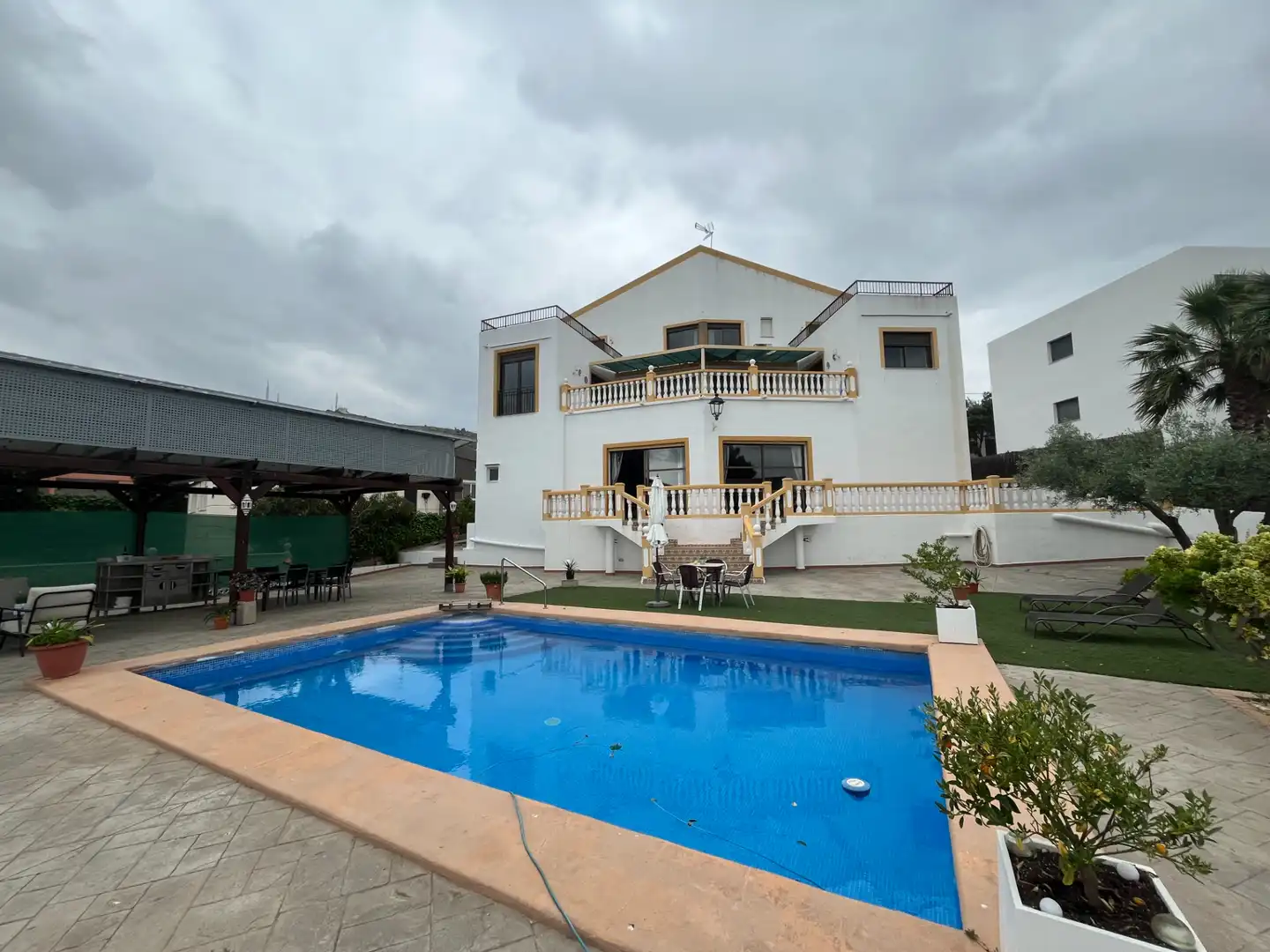 Vista exterior de Casa o chalet en venta en Chiva con Aire acondicionado, Jardín privado y Terraza