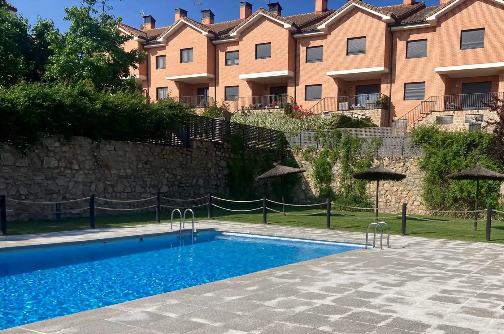 Reihenhaus mit Pool zum Verkauf in Calle de la Retama, imagen 3