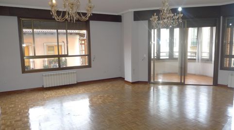 Piso con terraza, garaje e infinitas posibilidades de reforma en pleno centro de Valladolid., image 4